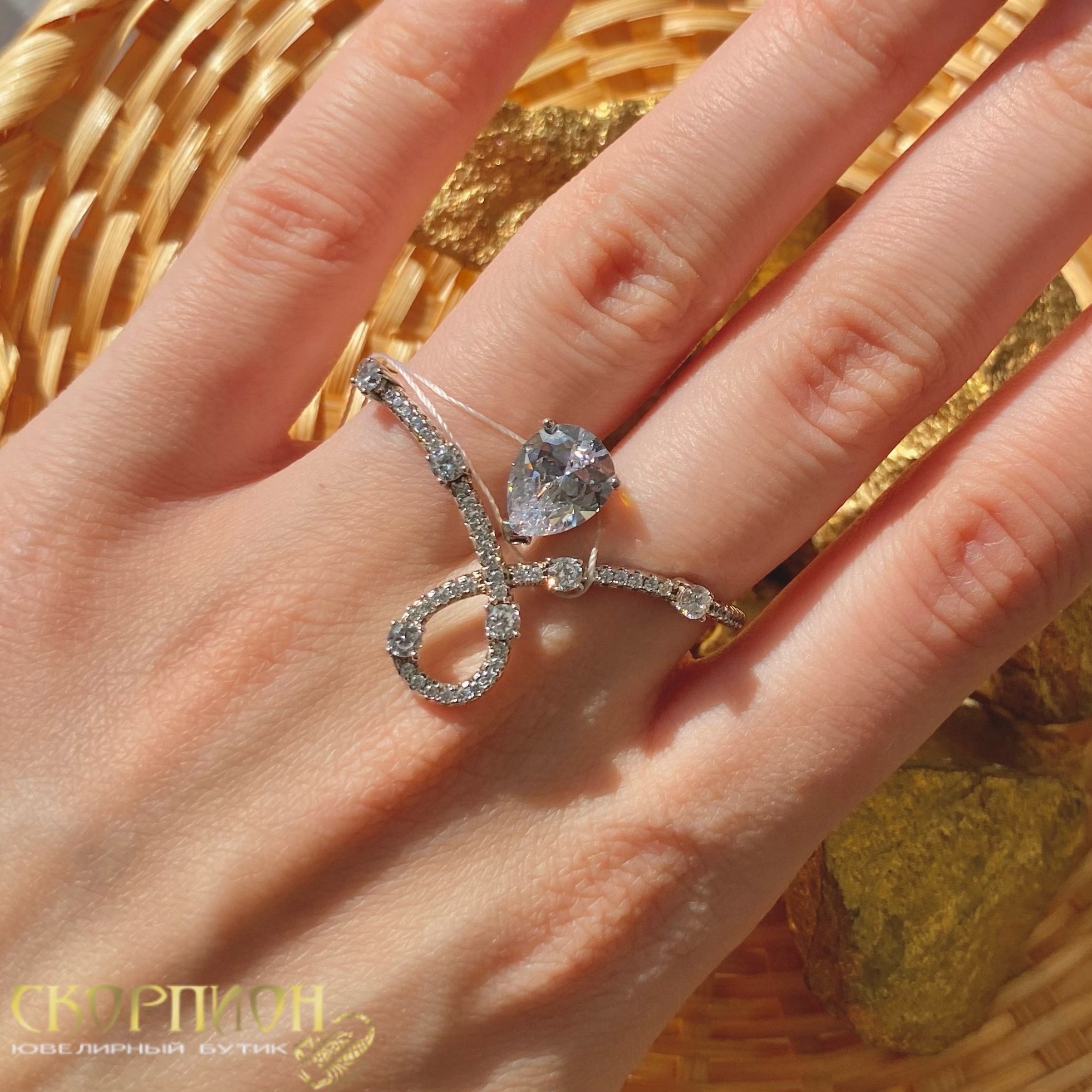 Серебряное кольцо на два пальца
